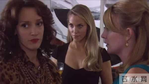 年度神剧诞生了！狗血豪门、轨中轨，看完竟然有点上头！