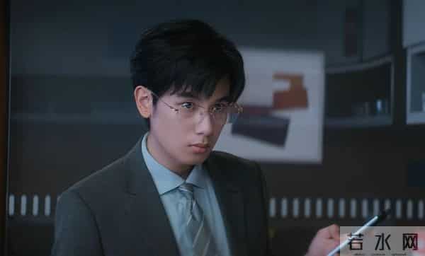 央视剧《即刻上场》首播口碑出炉，观众评价一针见血，又假又装