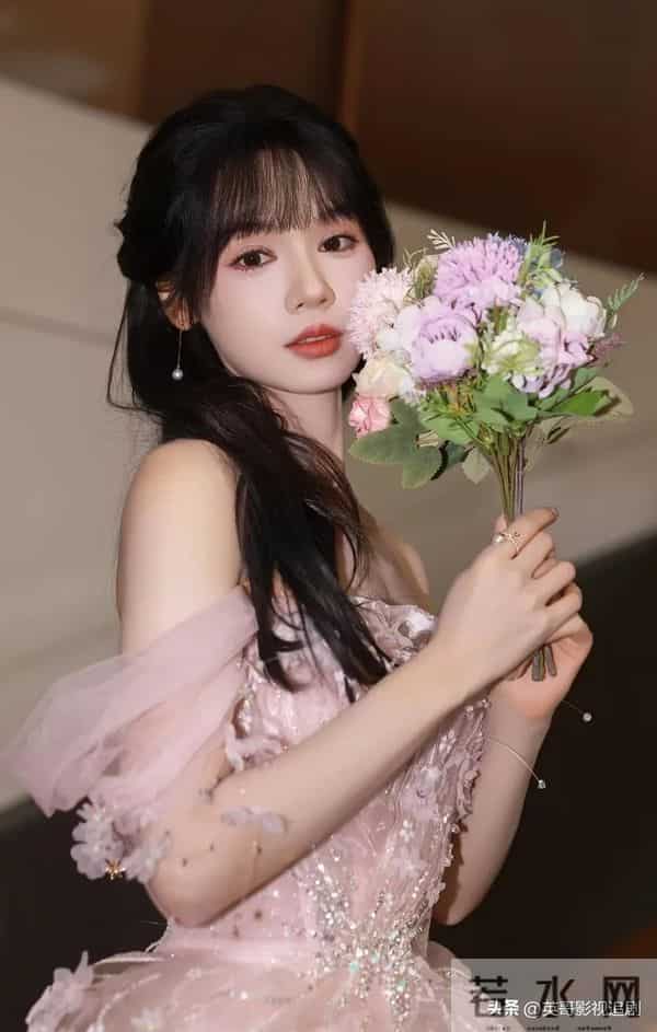 看不下去了！短剧十大人气女神重新洗牌，她凭啥碾压郭宇欣排第一