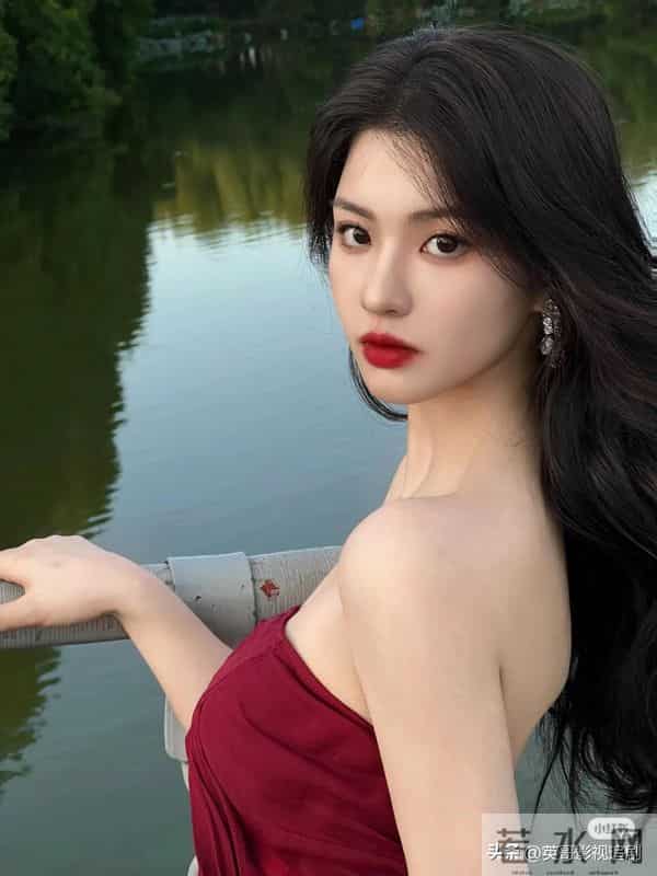 短剧十大美女彻底洗牌，颜值黑马横空出世，比郭宇欣美得更高级