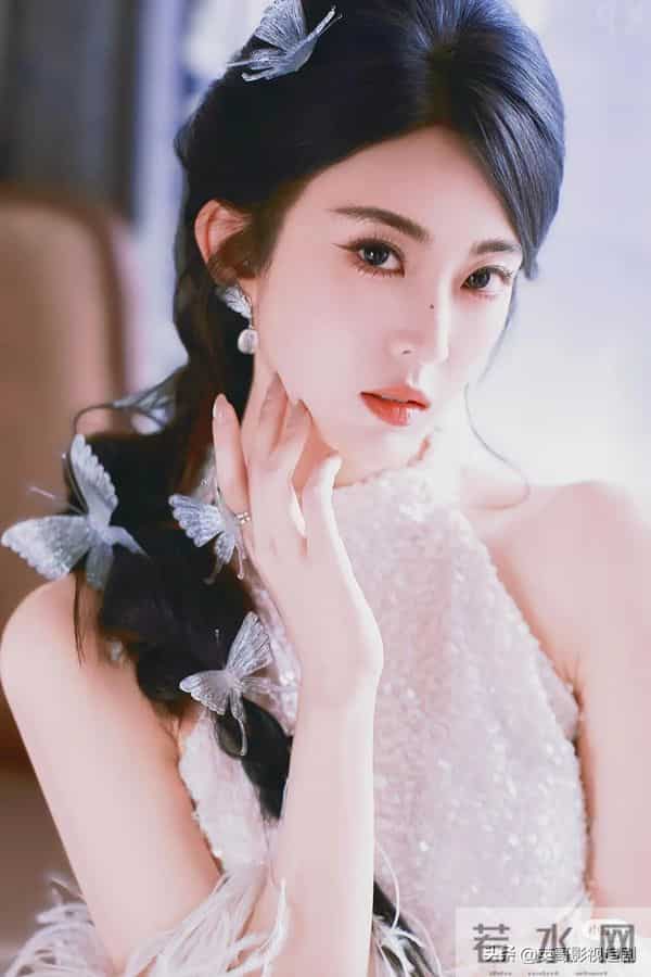 短剧十大美女彻底洗牌，颜值黑马横空出世，比郭宇欣美得更高级