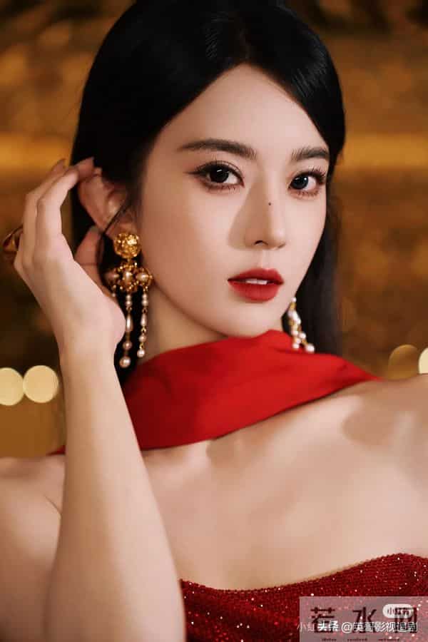 看不下去了！短剧十大人气女神重新洗牌，她凭啥碾压郭宇欣排第一