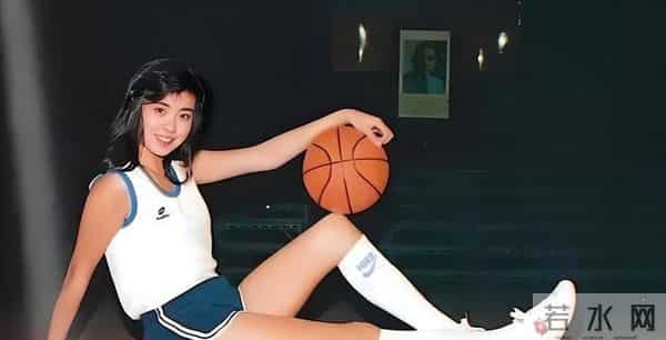 王晶点评香港四大美人:祖贤腿丑,青霞男相,嘉欣太瘦,她最完美