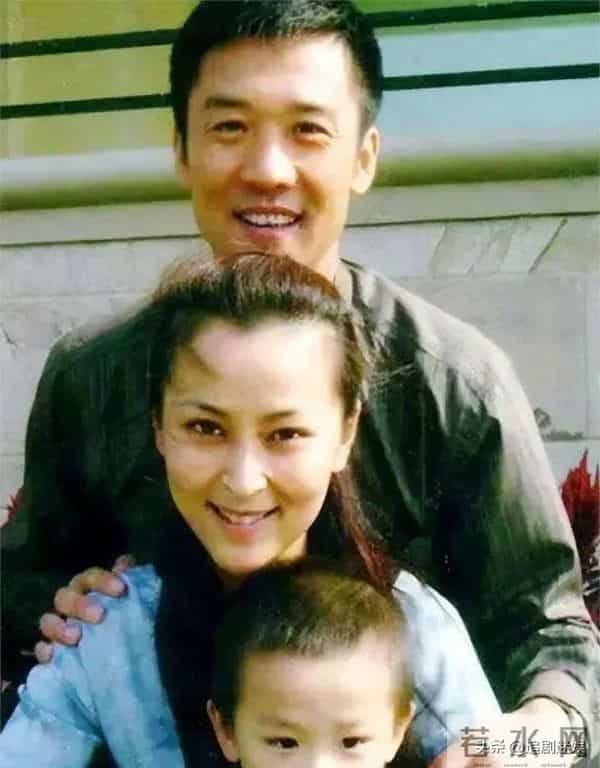 柯蓝没想到,分手4年后,会以这样的方式,和黄志忠“再碰面"