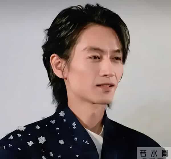 男演员长相多重要？《大生意人》陈晓出场，才知何为星星眼勾人魂