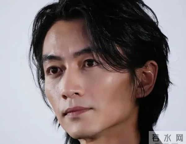 男演员长相多重要？《大生意人》陈晓出场，才知何为星星眼勾人魂