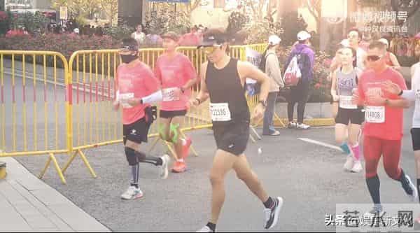 51岁钟汉良4小时跑完马拉松,状态好到爆,活该他还演男一号!