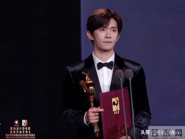 王晶爆料娱乐圈“内幕”，点名易烊千玺金鸡影帝，真相扎心！