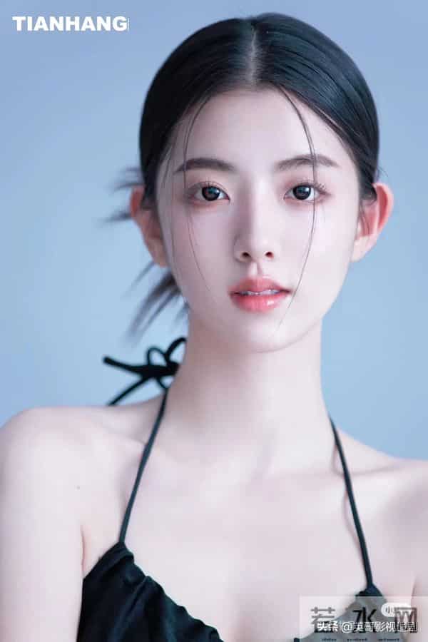 短剧十大美女彻底洗牌，颜值黑马横空出世，比郭宇欣美得更高级