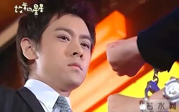 从霸总到毒舌建筑师,霍建华新角引争议,都市剧男主变天了?