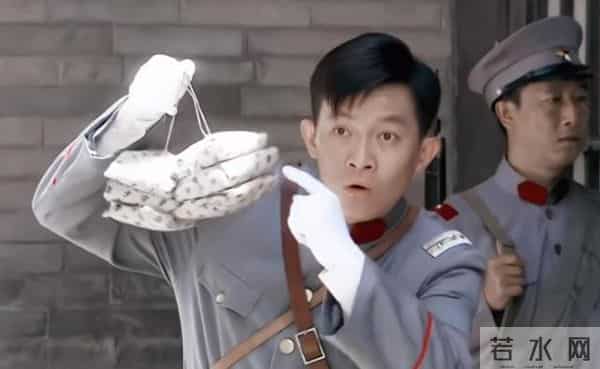 杨志刚儿子可惜了，家里条件给创造的很好，就是自身长相有点差！