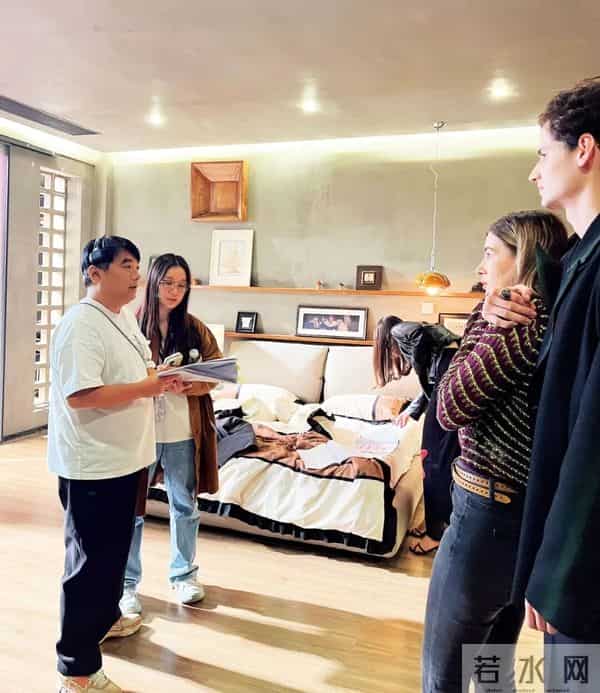 工作时长超17小时,导演猝死