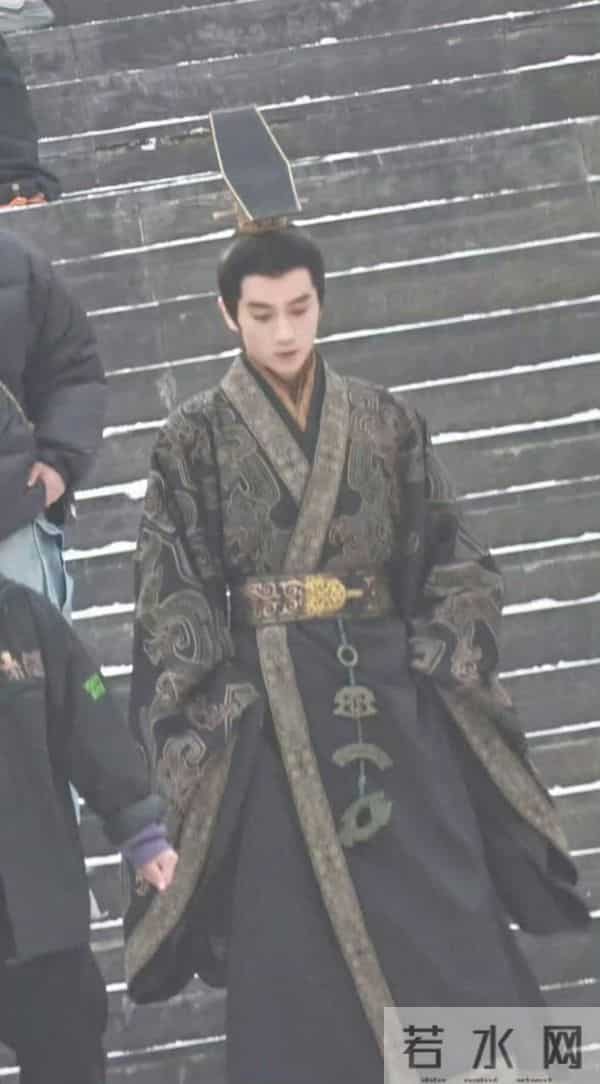 陈晓古装真是没得说,这次演的是嬴政,古装才是他的舒适区!