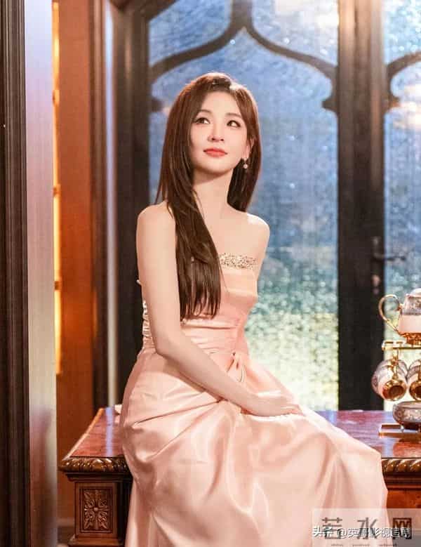 看不下去了！短剧十大人气女神重新洗牌，她凭啥碾压郭宇欣排第一