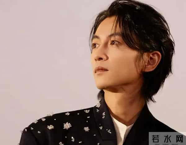 男演员长相多重要？《大生意人》陈晓出场，才知何为星星眼勾人魂