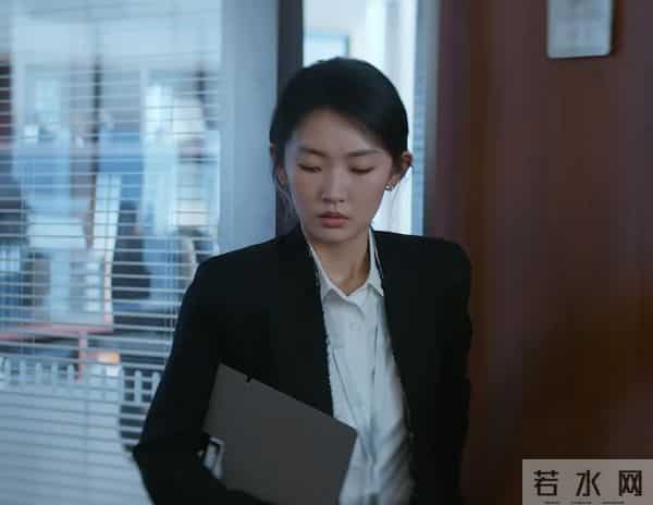 仅播5集，收视率破2，一口气追完我想说：能和《城中之城》媲美了