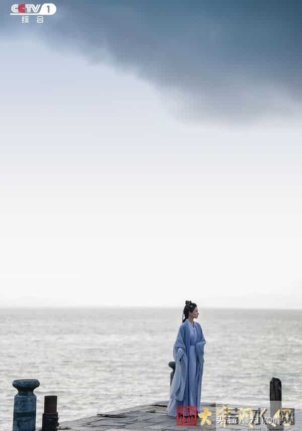 万茜昨晚扮的李清照总觉得差点儿什么,少了点洒脱和不羁。