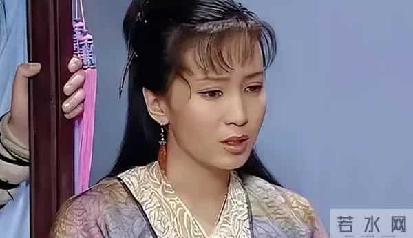 她长得漂亮，演技好，父母却一个瘫痪，一个截肢，丈夫将她宠成宝