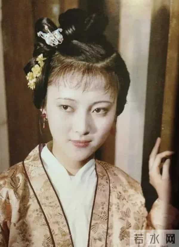 难怪王扶林导演非把她“化丑”,当年她太漂亮了,欧阳奋强不敢看