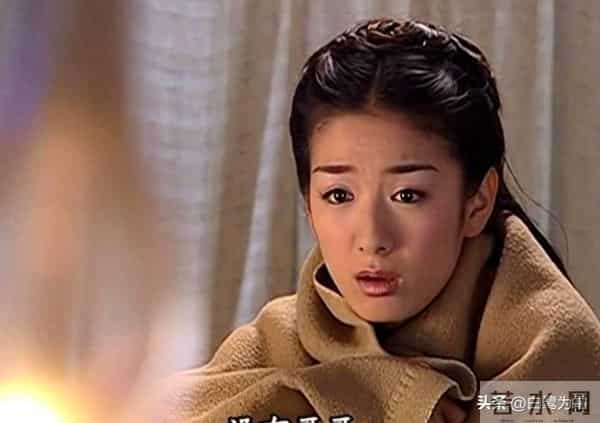 长大才懂，紫薇能轻易打败多个情敌，为何小燕子一个都搞不定？