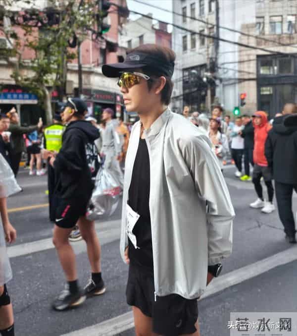 51岁钟汉良4小时跑完马拉松,状态好到爆,活该他还演男一号!