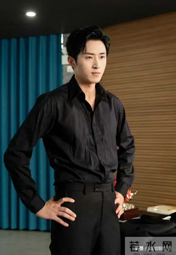 王凯沐新剧官宣定档！搭档女主甜美又可爱，气质完全不输韩雨彤！