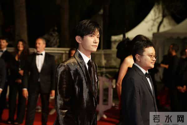 易烊千玺成融资PPT“金字招牌”?《狂野时代》票房预测2亿