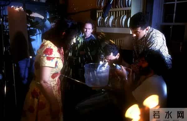 开篇即高潮的十大黄暴电影,暴力美学典范,令人惊叹