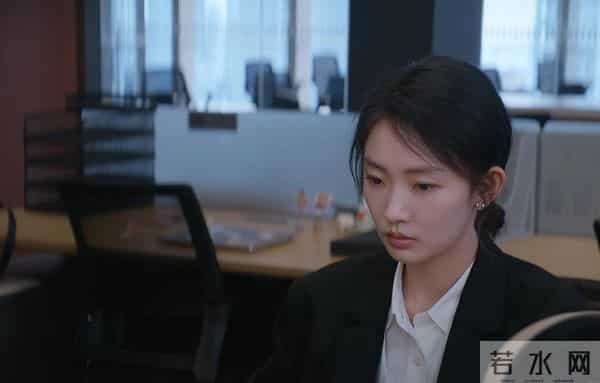 央视剧《即刻上场》首播口碑出炉，观众评价一针见血，又假又装