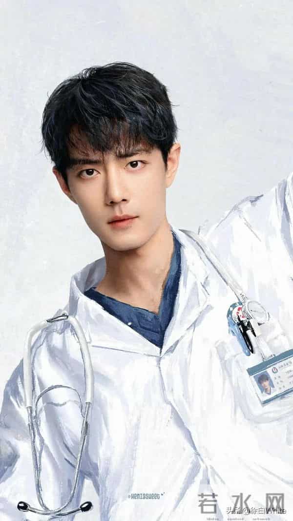 肖战《小城良方》最新路透，被姜妍提着水桶追着打，吓的抱头逃跑