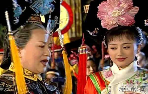 长大才懂，紫薇能轻易打败多个情敌，为何小燕子一个都搞不定？