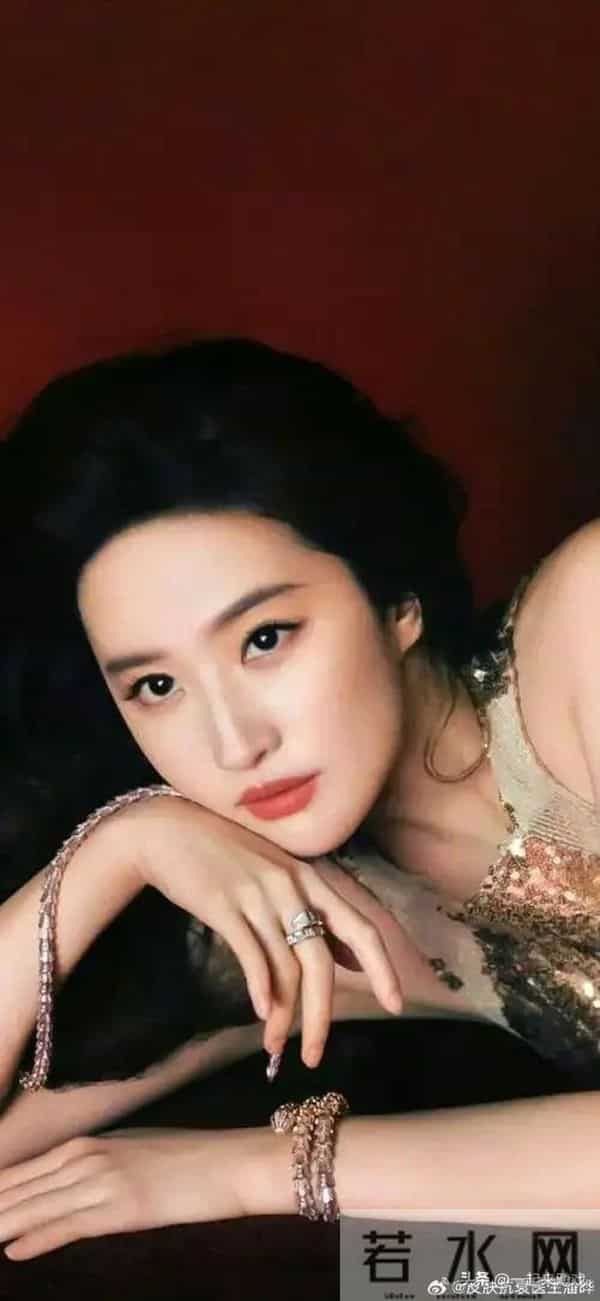 刘亦菲的美,清冷仙气,美得人不敢靠近