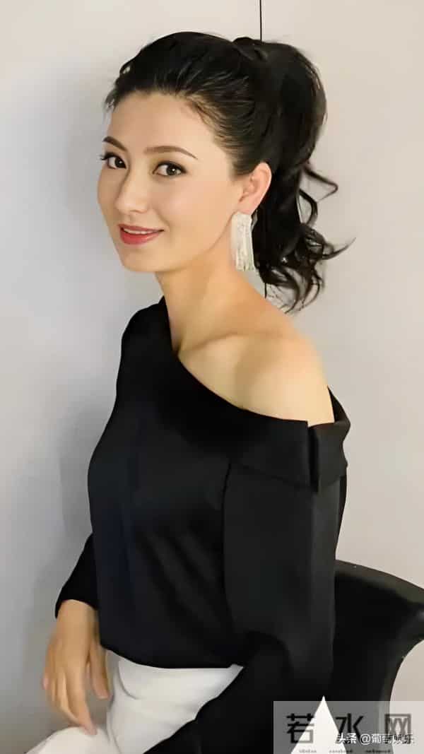 中国安徽安庆演员斓曦