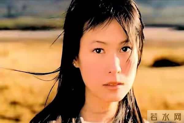 56岁刘若英变样：高龄生子断崖式衰老，脸干瘪像老太太，状态堪忧