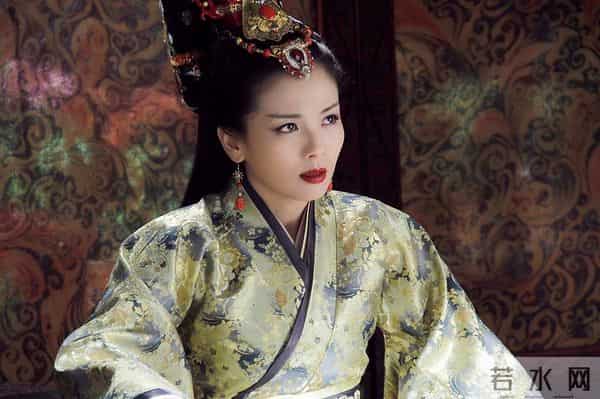 王珂也没想到，为自己还清亿万债务的刘涛，走上了另外一条上坡路