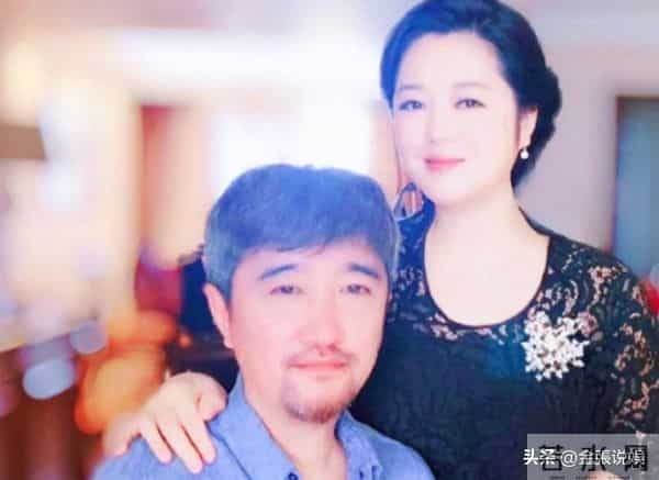 国家一级演员王茜华:45岁高龄为小丈夫生儿子,她后悔了吗?