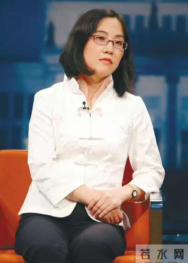 61岁李国庆拥吻德籍妻子,疯狂示爱,太甜蜜了