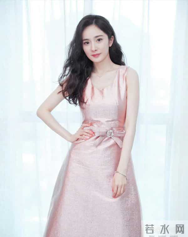 杨幂 粉嫩娇俏 又欲又可爱