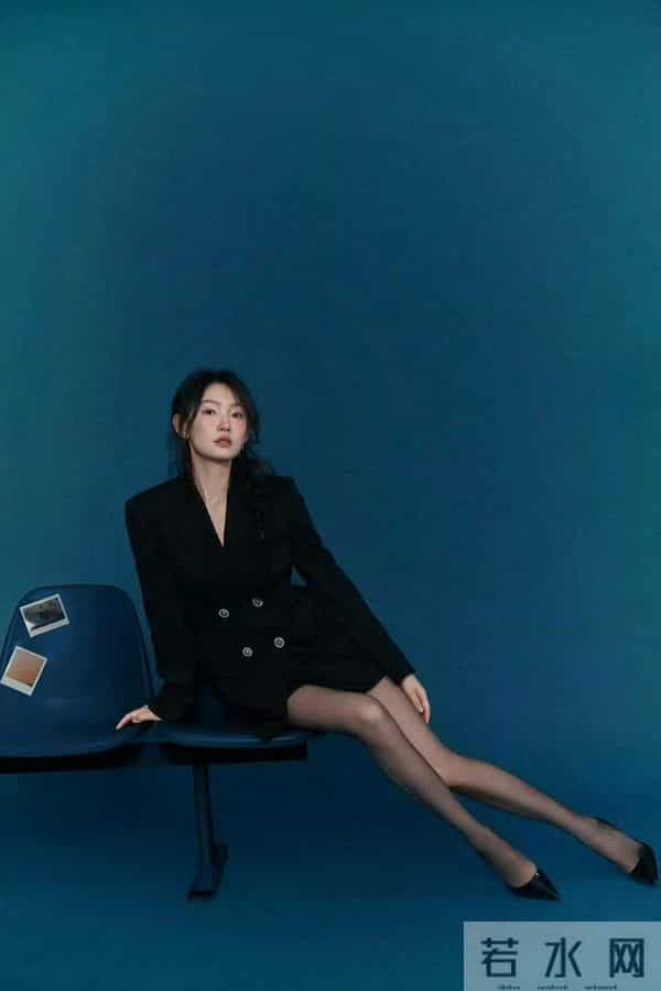 周依然|黑丝高跟酷酷造型