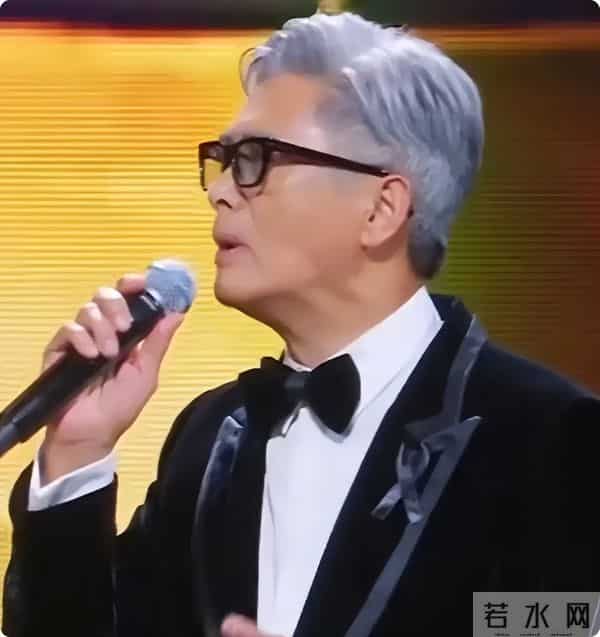 当70岁周润发与37岁权志龙站一起，我才彻底明白，什么叫相由心生