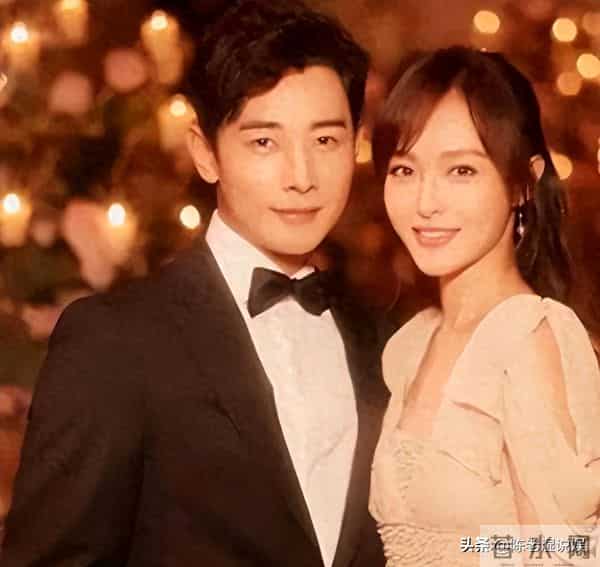 夫妻就是同林鸟，看到罗晋唐嫣并肩前行，才知什么是恩爱夫妻