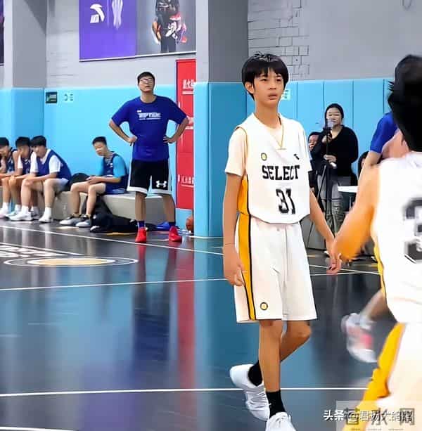 同样是星二代，把刘诗诗的儿子和孙俪的儿子一对比，差距就出来了