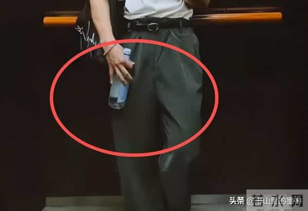 47岁吴建豪现状让人心酸，尖嘴猴腮，又瘦又普，男神越来越像老头