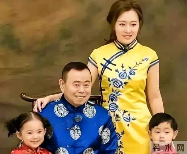 潘阳现状:嫁富豪结婚13年,如今却居住娘家,和潘长江合唱很幸福