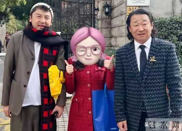 太有料了!上戏80校庆众星蹲苍蝇馆干饭,雷佳音萌翻 马伊琍逛校园