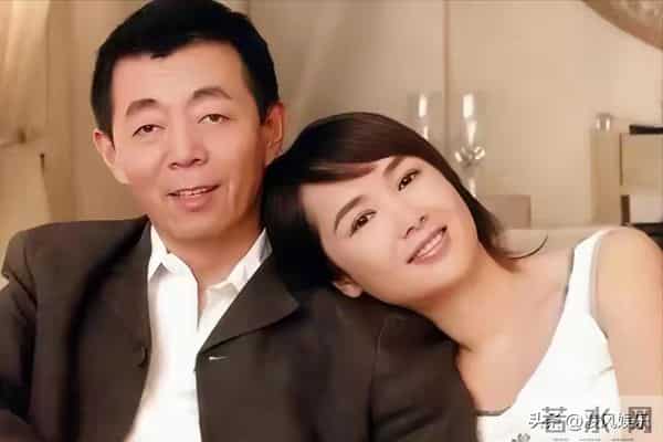 59岁蒋雯丽现状，淡出娱乐圈，定居英国，成为婚姻中真正的赢家