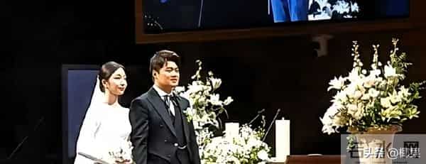 韩娱圈最帅公公诞生!车仁表58岁状态封神,儿子婚礼全程被抢镜!