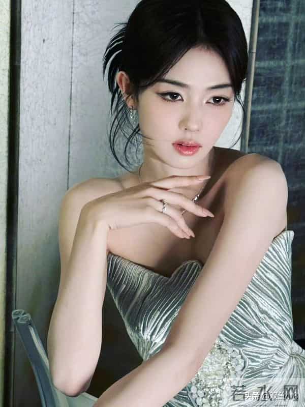 杨紫、胡歌、陈晓、迪丽热巴、白鹿、孟子义、龚俊、陈都灵、丞磊