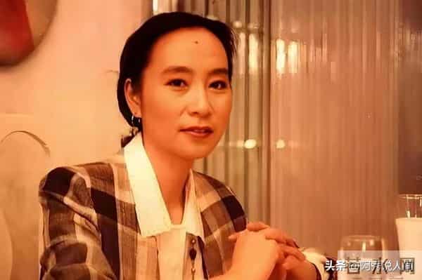 冤枉前夫出轨31年,金鸡奖评委兼影后大翻车!儿子都不是亲生的