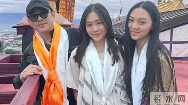 李连杰四个女儿，命运差距大，大女儿36岁还未婚，利智女儿上哈佛